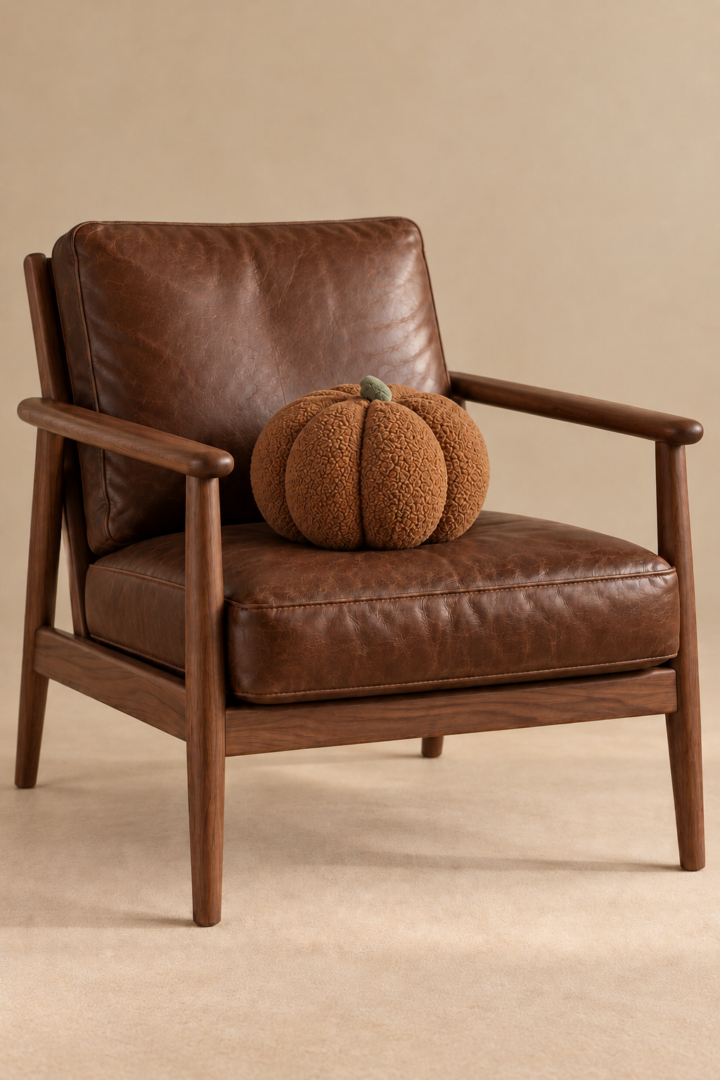 Pumpkin marron tige verte sur fauteuil brun — vue principale