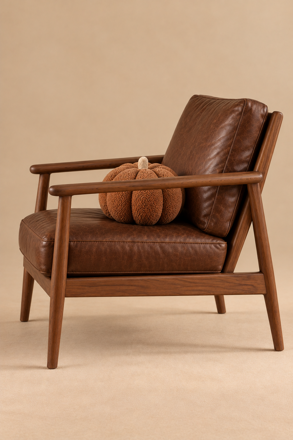 Pumpkin marron tige beige sur fauteuil brun — profil